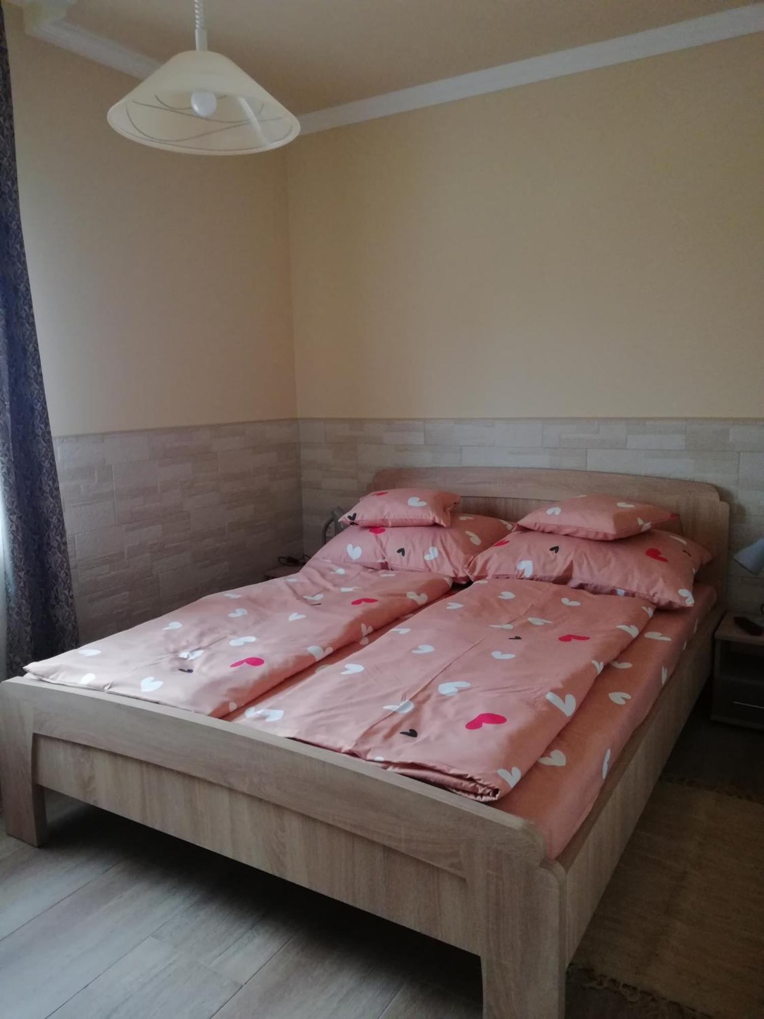 Imola Es Andrea Apartmanhaz 3 Хайдусобосло Экстерьер фото