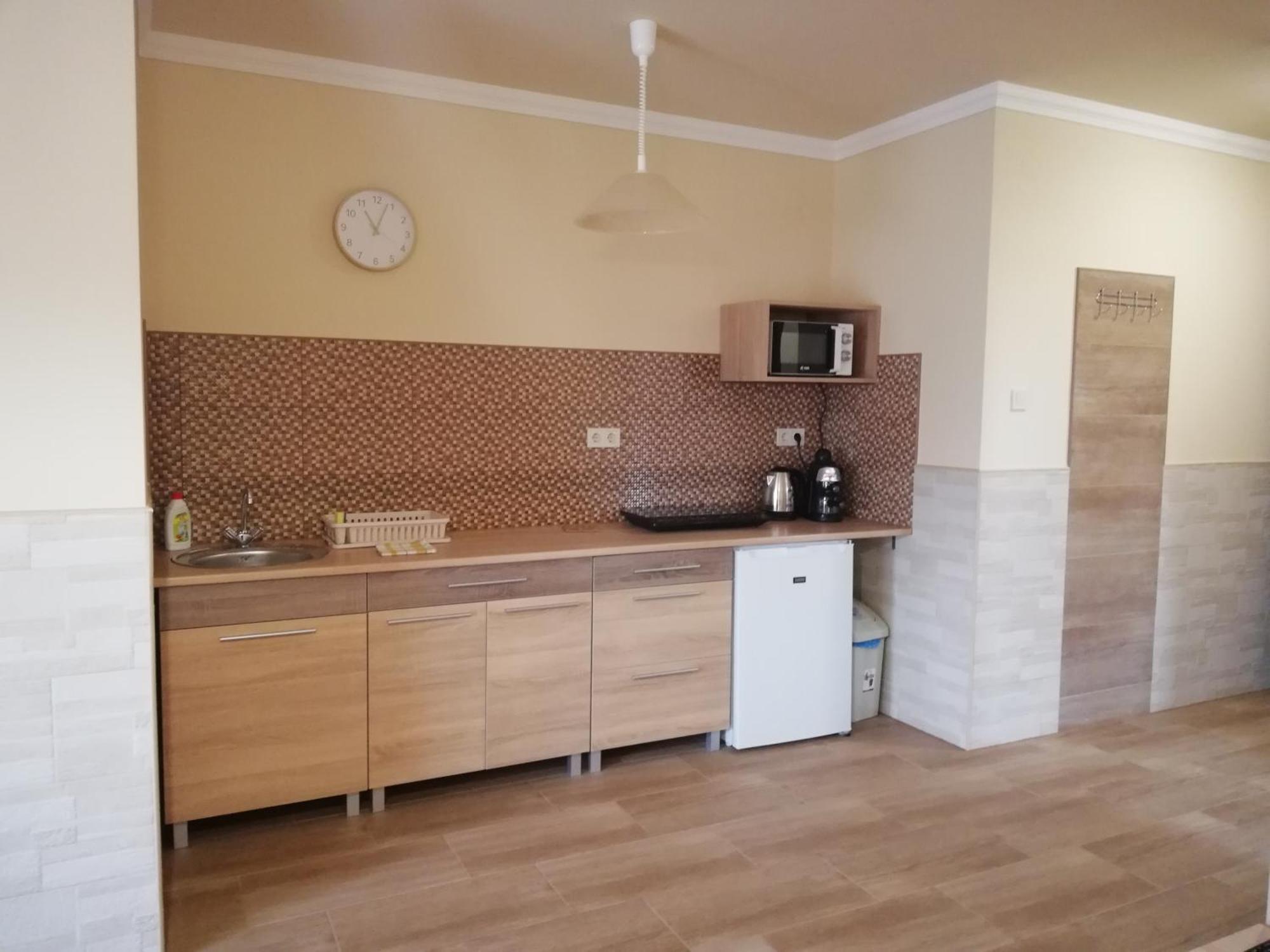 Imola Es Andrea Apartmanhaz 3 Хайдусобосло Экстерьер фото